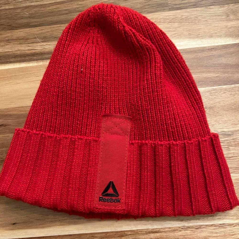 Like new winter wool and fleece material Reebok hat